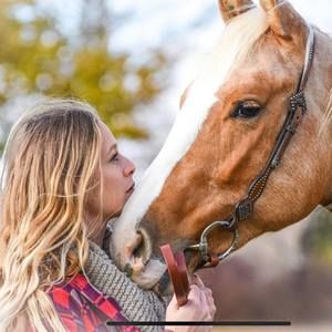 Meet your Posher, Sabrina